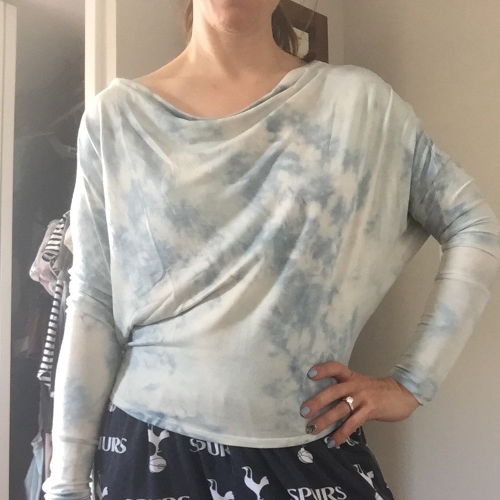 Billabong off the shoulder crop top